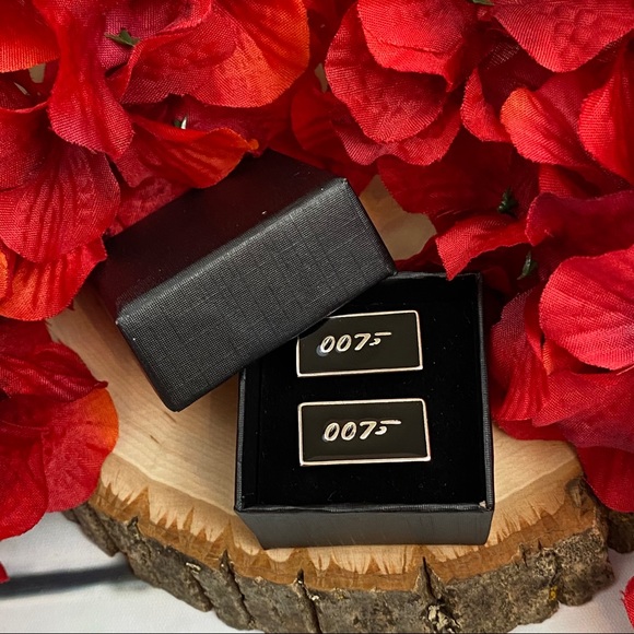 Black & Silver 007 James Bond Cufflinks - Picture 12 of 14